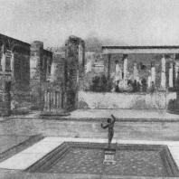Фонтан во внутреннем дворике жилого дома в Помпеях
