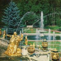 Петергоф. Деталь Большого каскада — фонтан «Тритоны»