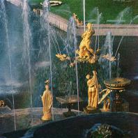 Петергоф. Деталь Большого каскада — фонтан «Нептун»
