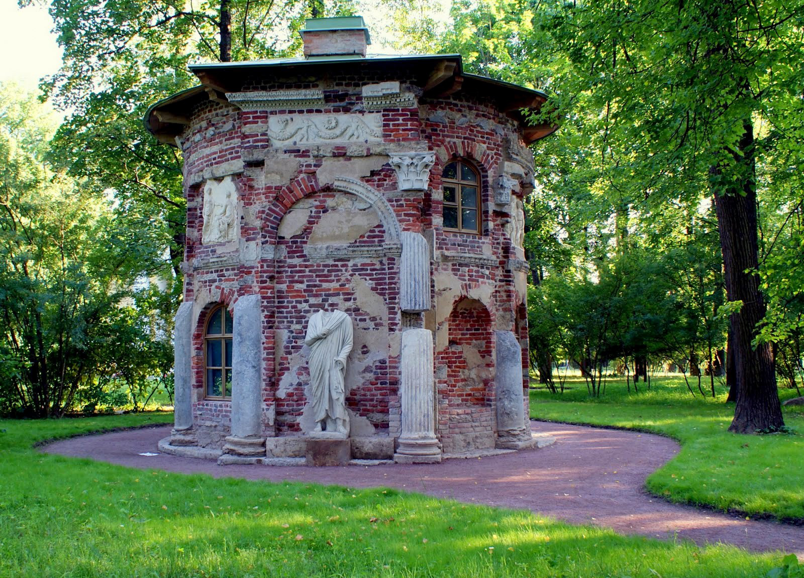 Башня-Руина (Екатерининский парк царского села)