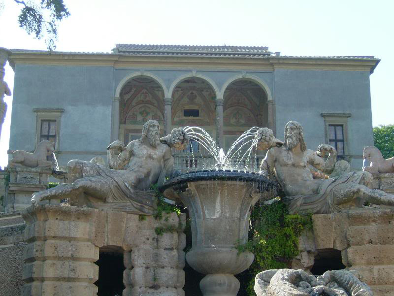 Вилла Фарнезе. Замок Капрарола. Villa Farnese