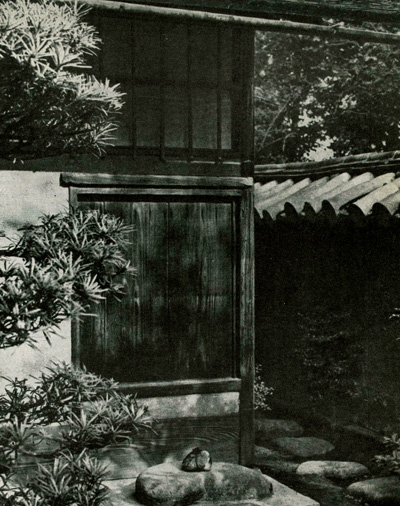 Вход в чайный павильон Тэйгёкукэн в храме Синдзю-ан в монастыре Дайтокудзи в Киото. 17 в.