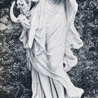 Летний сад. Скульптура Цереры (по античной мифологии, богиня земного плодородия и земледелия)