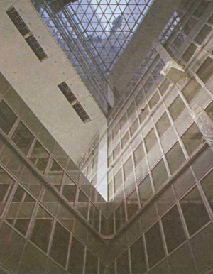 Архитектор Норманн Фостер и студия «Foster and Partners», высотное здание «Commerzbank», 1997. Франкфурт-на-Майне, Германия